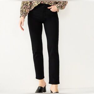 Women's Nine West High Rise Sculpting Straight Jeans. NWT
